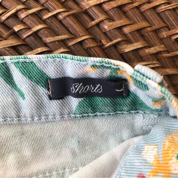 Zara Hibiscus Flower Distressed Raw Hem Denim Shorts - Picture 6 of 8